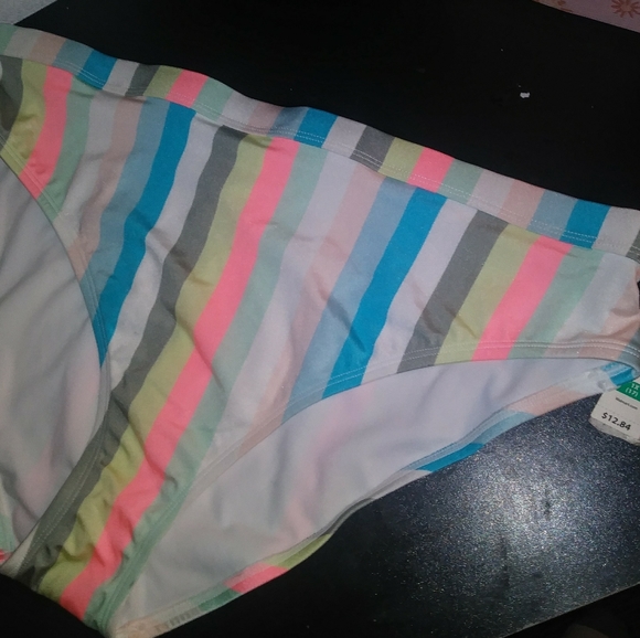 Cheeky cut HOBO fashion separates - Picture 3 of 3